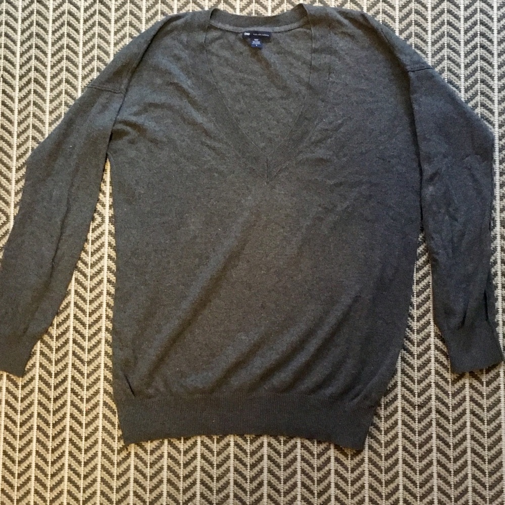 Classic gray Gap v-neck sweater - Picture 1 of 2